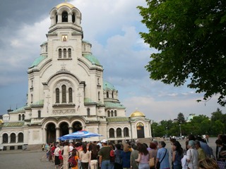 Queue in front of Alexander Nevski for miracle working icons of virgin Mary